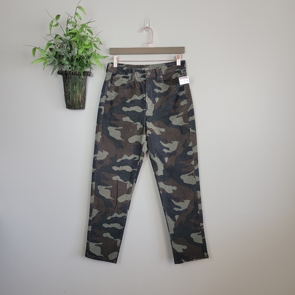 American Eagle NEW Hi Rise Tapered Leg Camo Camouflage Corduroy Mom AE 6 Jeans